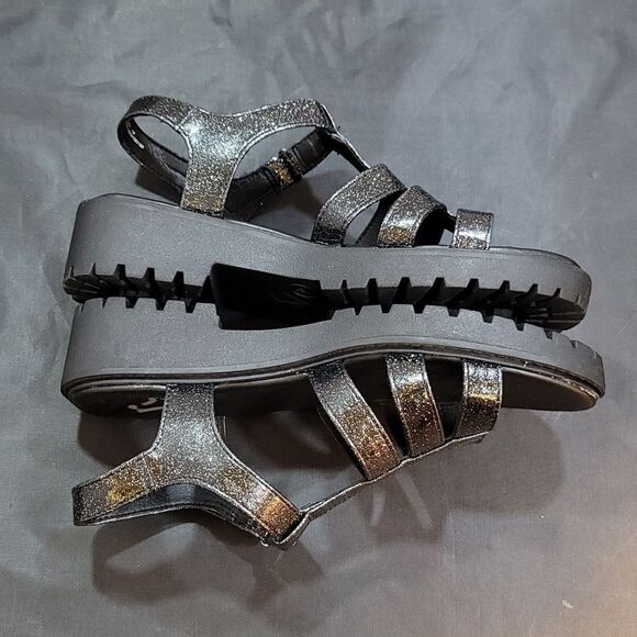 BRAND NEW REPORT MULTI-STRAPS VELCRO CLOSURE KIDS SANDAL - Picture 9 of 14